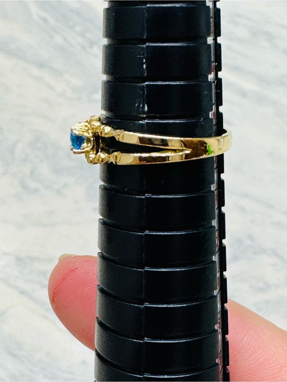 Vintage Gold Plated 3 Stone CZ Sample Ring Size 7 Birthstone - Picture 9 of 14